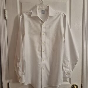 Brooks Brothers Regent White Non-Iron Dress Shirt - 15-2/3 - Medium